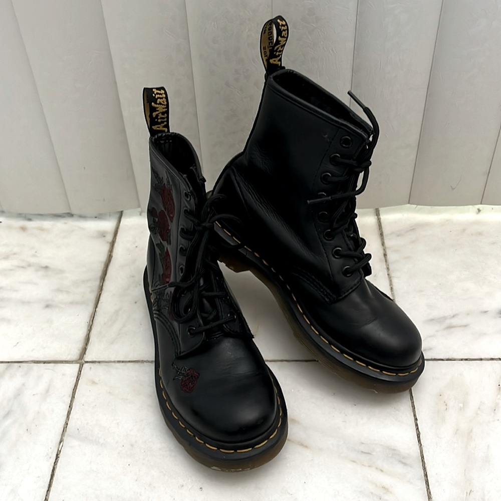 Dr. Martens 1460 Floral Vonda lace up boots